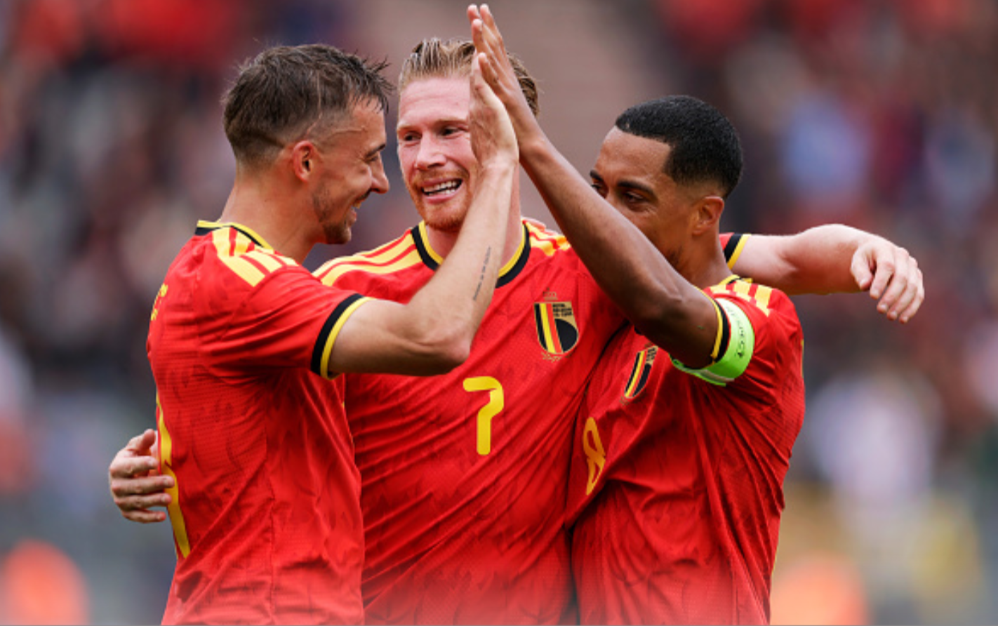 BRUSSEL, BELGIUM - JUNE 6: Kevin De Bruyne of Belgium celebrates 3-0 with Timothy Castagne of Belgium, Youri Tielemans of Belgium during the International Friendly match between Belgium v Tunisia at the Koning Boudewijn Stadium on June 6, 2026 in Brussel Belgium (Photo by Joris Verwijst/Soccrates/Getty Images)