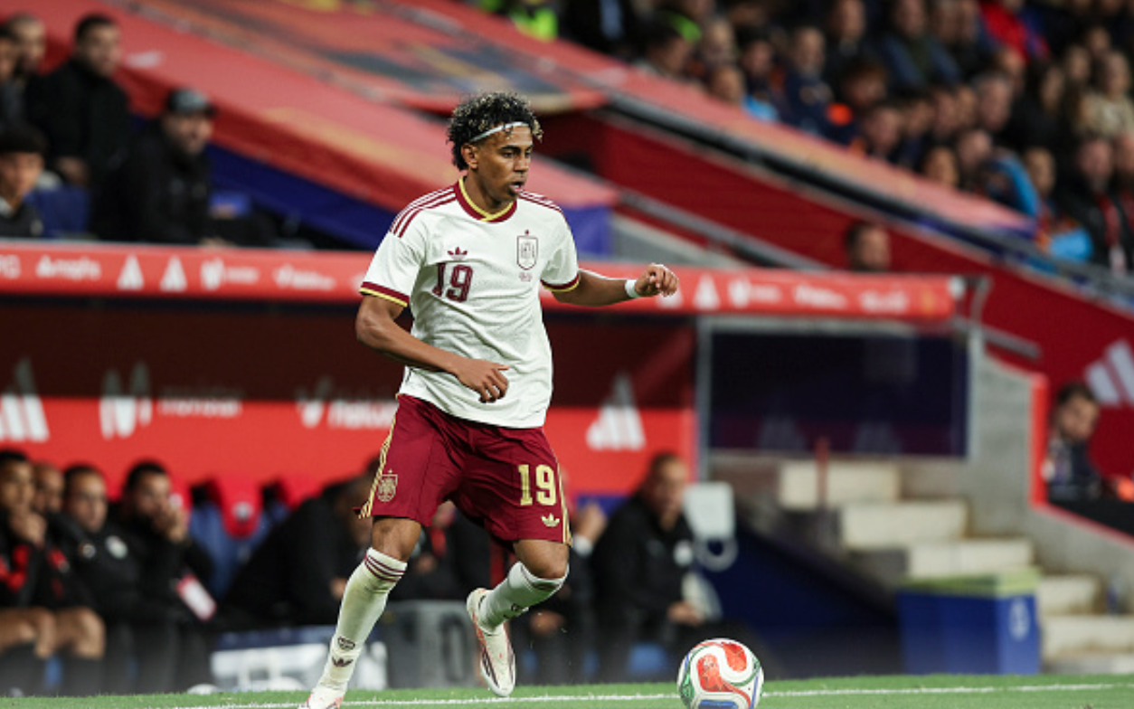 Lamine Yamal of Spain controls the ball during a friendly match between the Spanish and Egyptian national teams at RCD Stadium in Barcelona, Spain, on 31 March, 2026, ahead of the FIFA World Cup. (Photo by Gongora/NurPhoto via Getty Images)