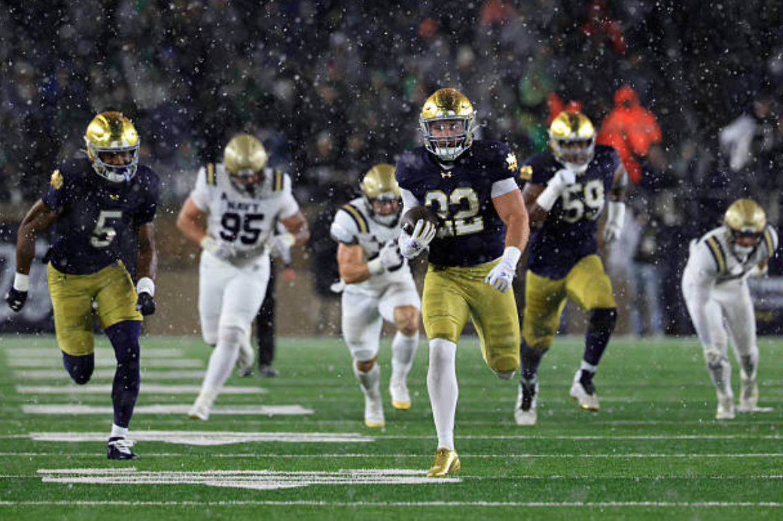 SOUTH BEND, INDIANA - NOVEMBER 08: Aneyas Williams #22 of the Notre Dame Fighting Irish runs for a touchdown against the Navy Midshipmen at Notre Dame Stadium on November 08, 2025 in South Bend, Indiana. (Photo by Justin Casterline/Getty Images)